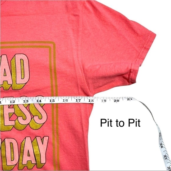 Gildan Coral Pink Gold Glitter Spread Kindness Everyday Graphic T-Shirt Size S - Picture 11 of 15